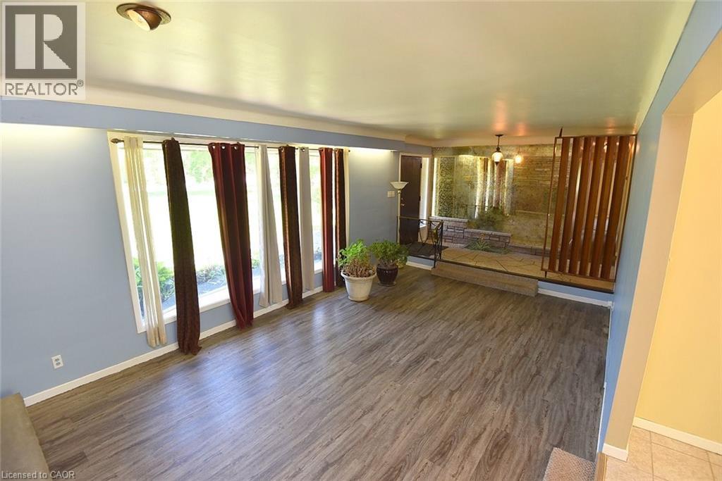 938 Courtland Drive, Ancaster, Ontario  L9G 3L1 - Photo 7 - 40832582