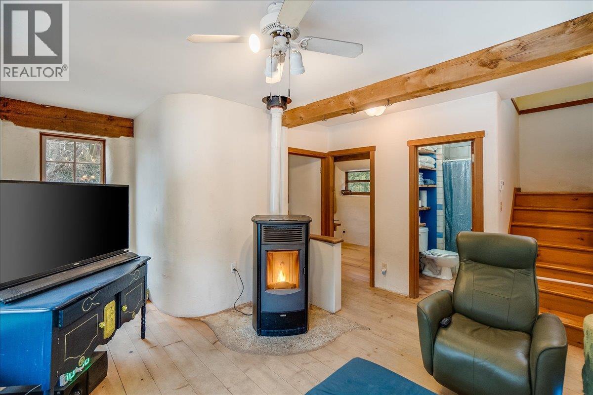 3918 Passmore Upper Road, Passmore, British Columbia  V0G 2J0 - Photo 8 - 10373029