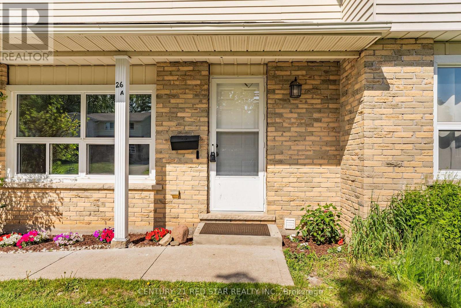 26a Helene Crescent, Waterloo, Ontario  N2L 5E5 - Photo 3 - X13163194