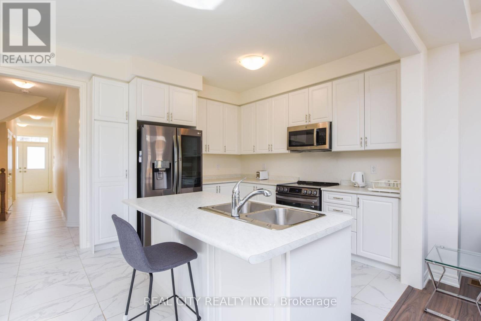 38 Silver Meadow Gdns Gardens N, Hamilton, Ontario  L8B 1Z4 - Photo 16 - X13163466