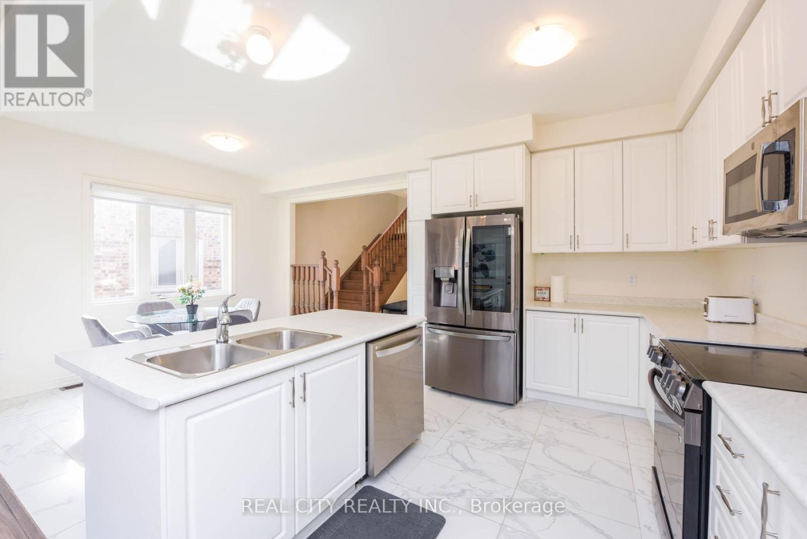38 Silver Meadow Gdns Gardens N, Hamilton, Ontario  L8B 1Z4 - Photo 19 - X13163466