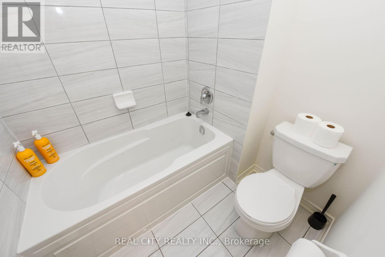 38 Silver Meadow Gdns Gardens N, Hamilton, Ontario  L8B 1Z4 - Photo 29 - X13163466