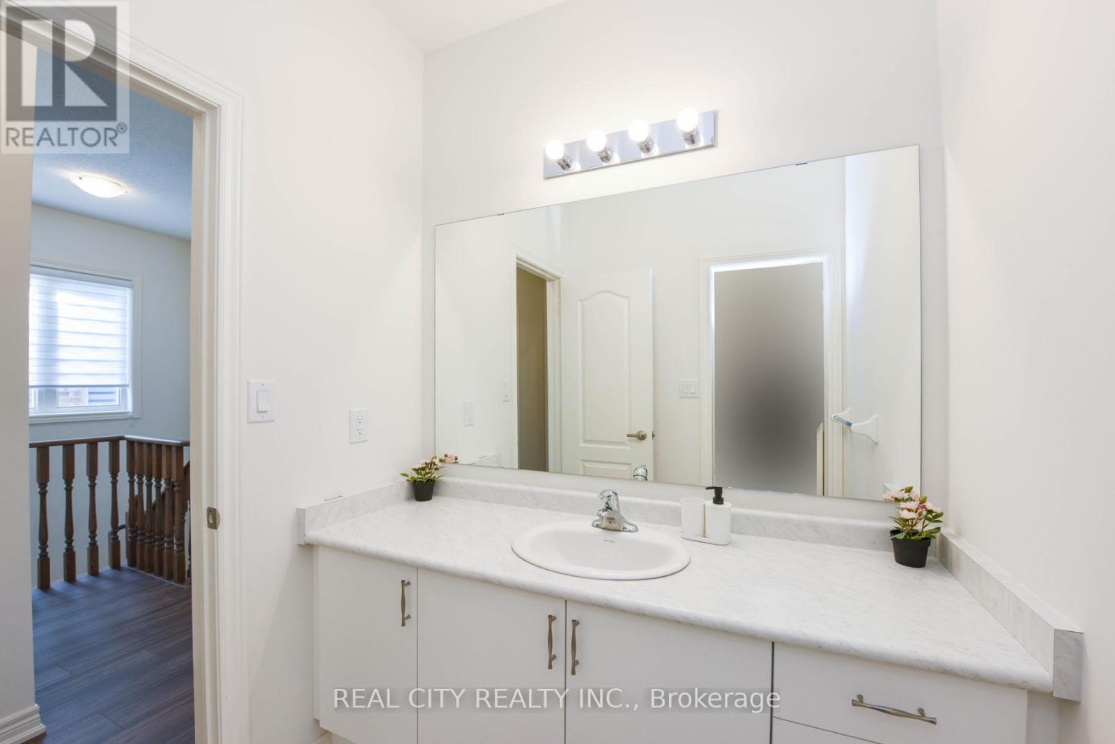 38 Silver Meadow Gdns Gardens N, Hamilton, Ontario  L8B 1Z4 - Photo 30 - X13163466