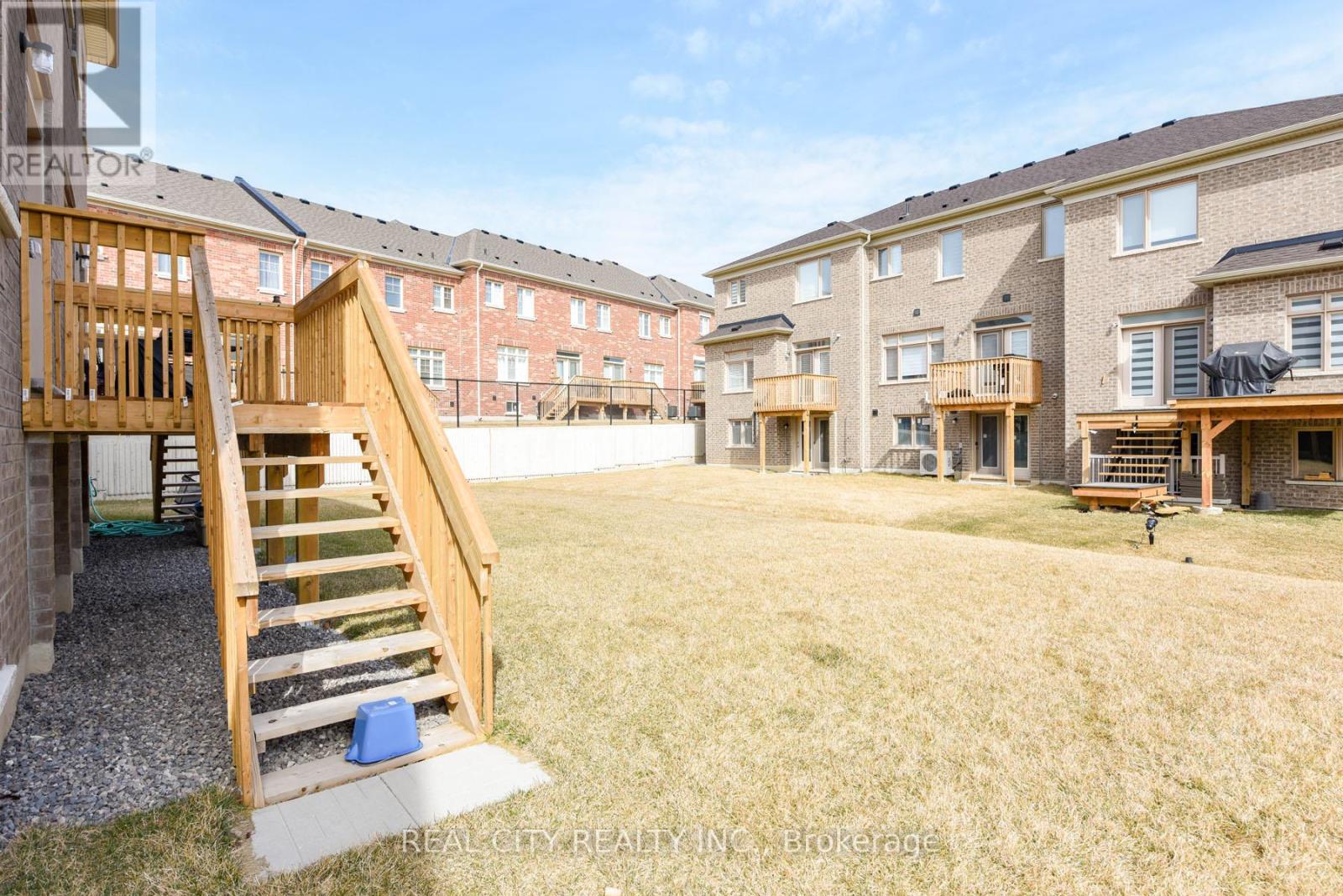 38 Silver Meadow Gdns Gardens N, Hamilton, Ontario  L8B 1Z4 - Photo 41 - X13163466