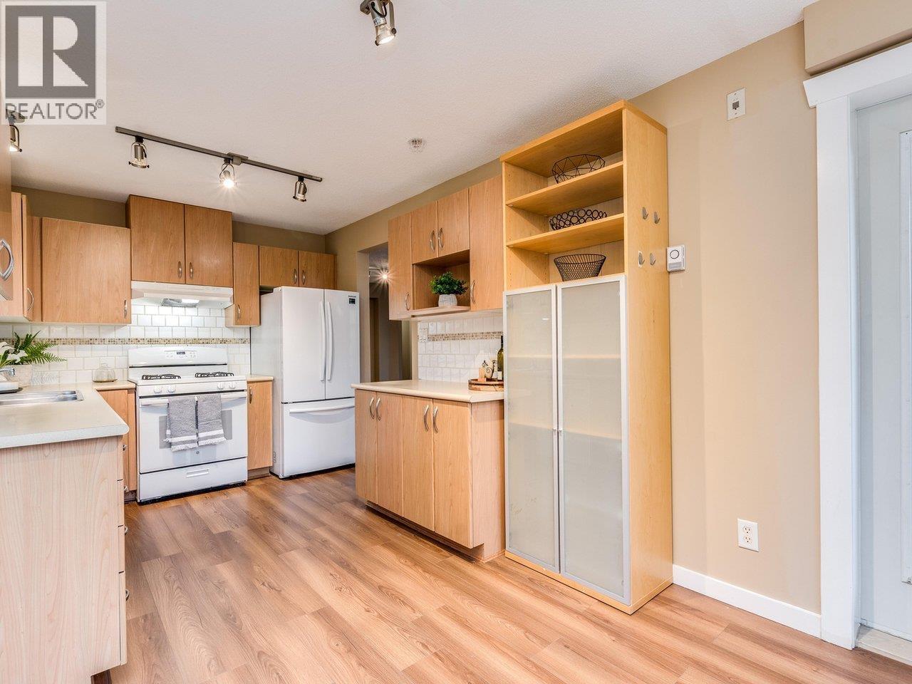 304 2988 Silver Springs Boulevard, Coquitlam, British Columbia  V3E 3R6 - Photo 4 - R3126919