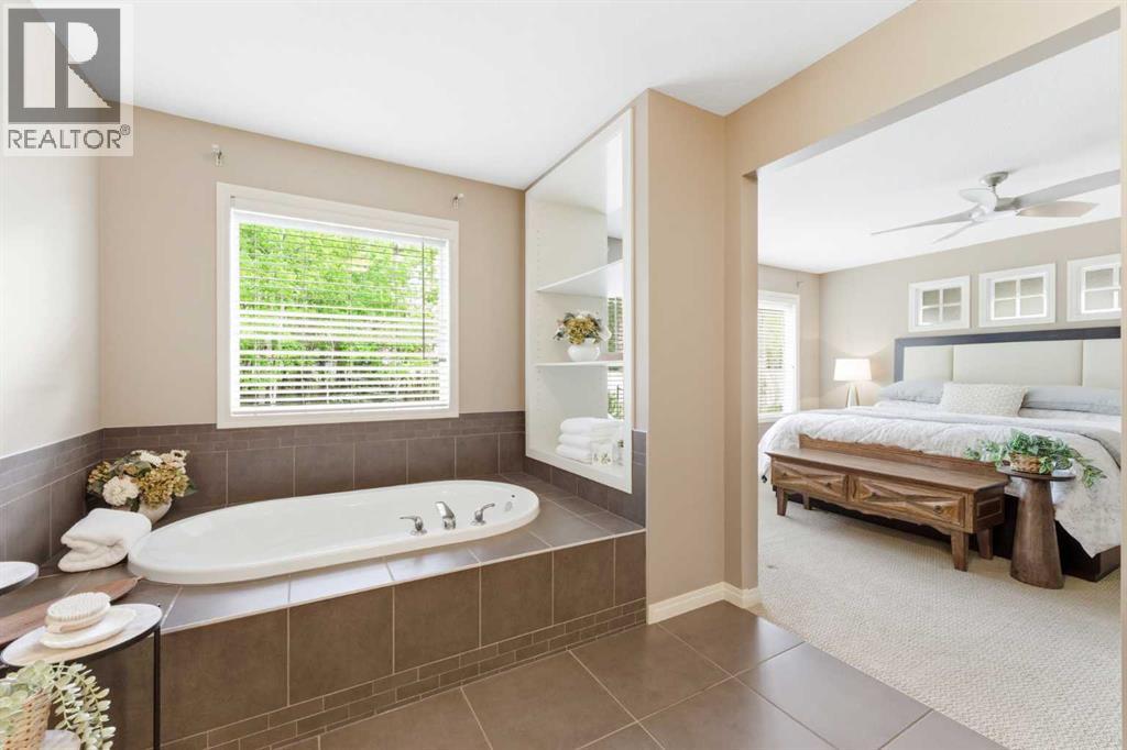39 Evercreek Bluffs Road SW, Calgary, Alberta  T2Y 4P3 - Photo 33 - A2312372
