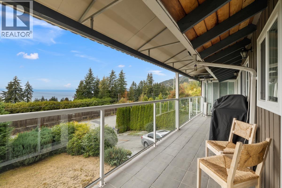 2685 Skilift Place, West Vancouver, British Columbia  V7S 2T6 - Photo 2 - R3126894