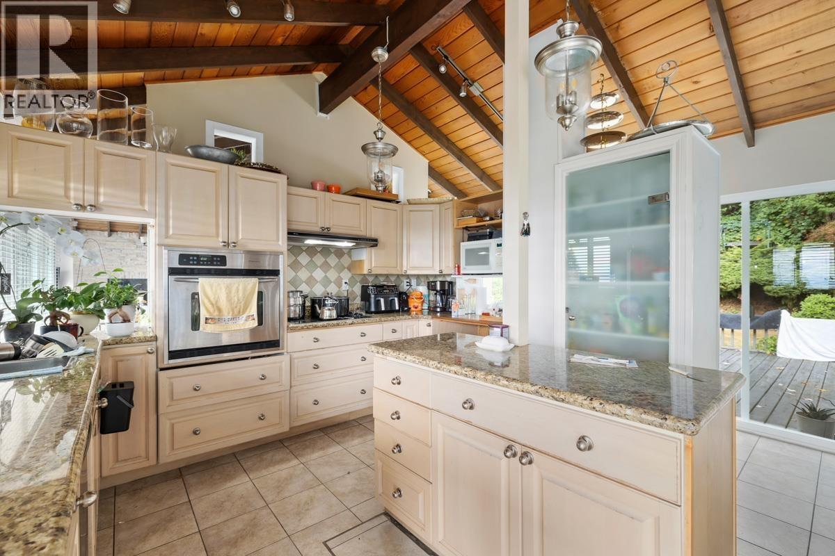 2685 Skilift Place, West Vancouver, British Columbia  V7S 2T6 - Photo 7 - R3126894
