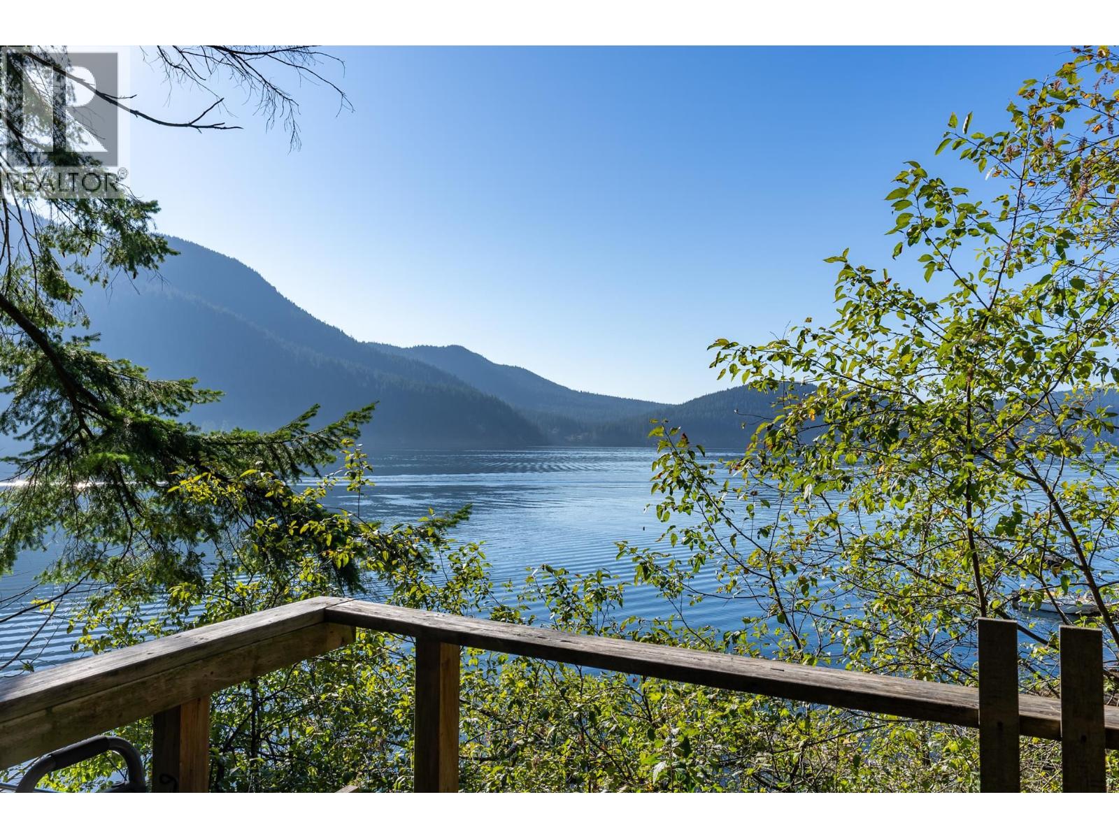 316 Sasamat Lane, North Vancouver, British Columbia  V7G 2S4 - Photo 8 - R3126903
