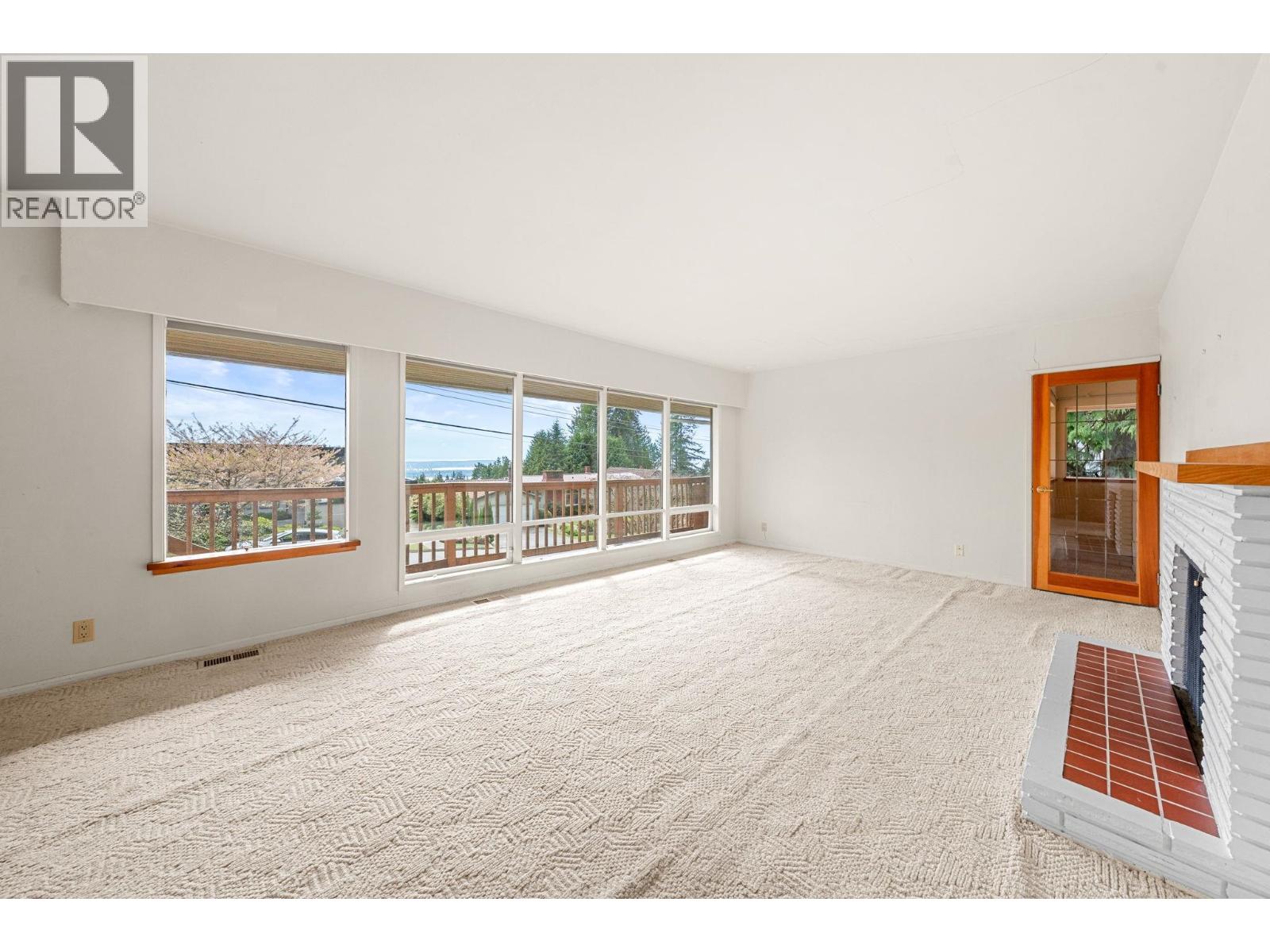 234 Rondoval Crescent, North Vancouver, British Columbia  V7N 2W7 - Photo 8 - R3126904