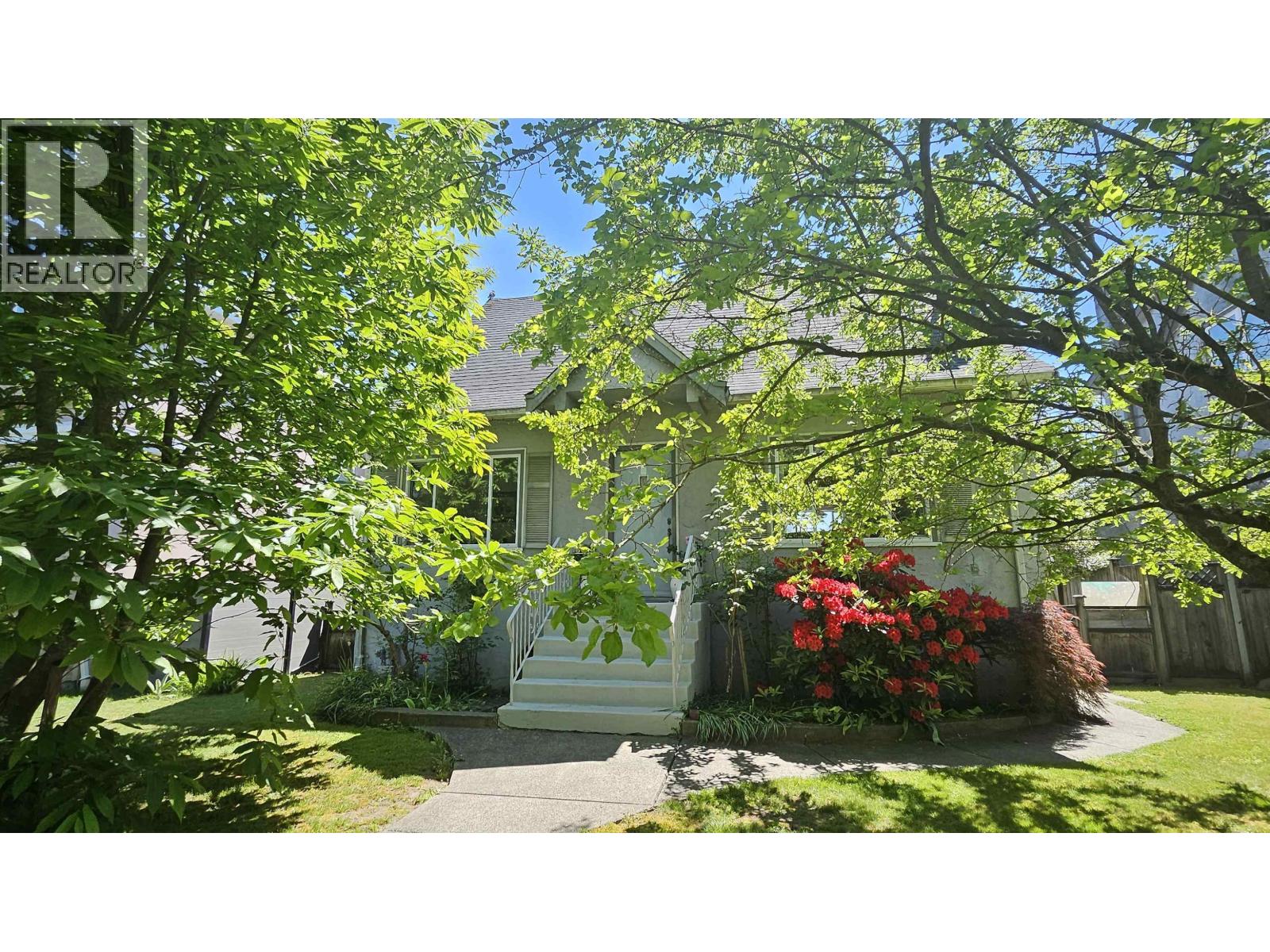162 W 43rd Avenue, Vancouver, British Columbia  V5Y 2T7 - Photo 2 - R3126924