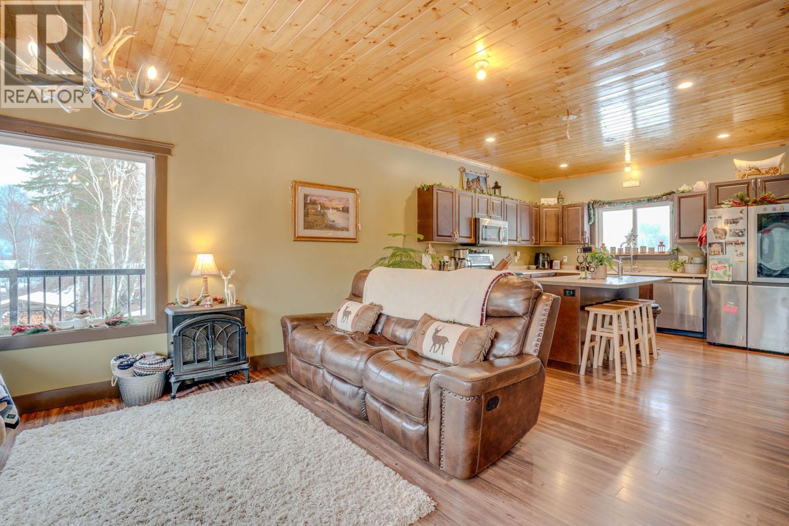 1519 Highway 6 Highway, Cherryville, British Columbia  V0E 2G1 - Photo 24 - 10371130