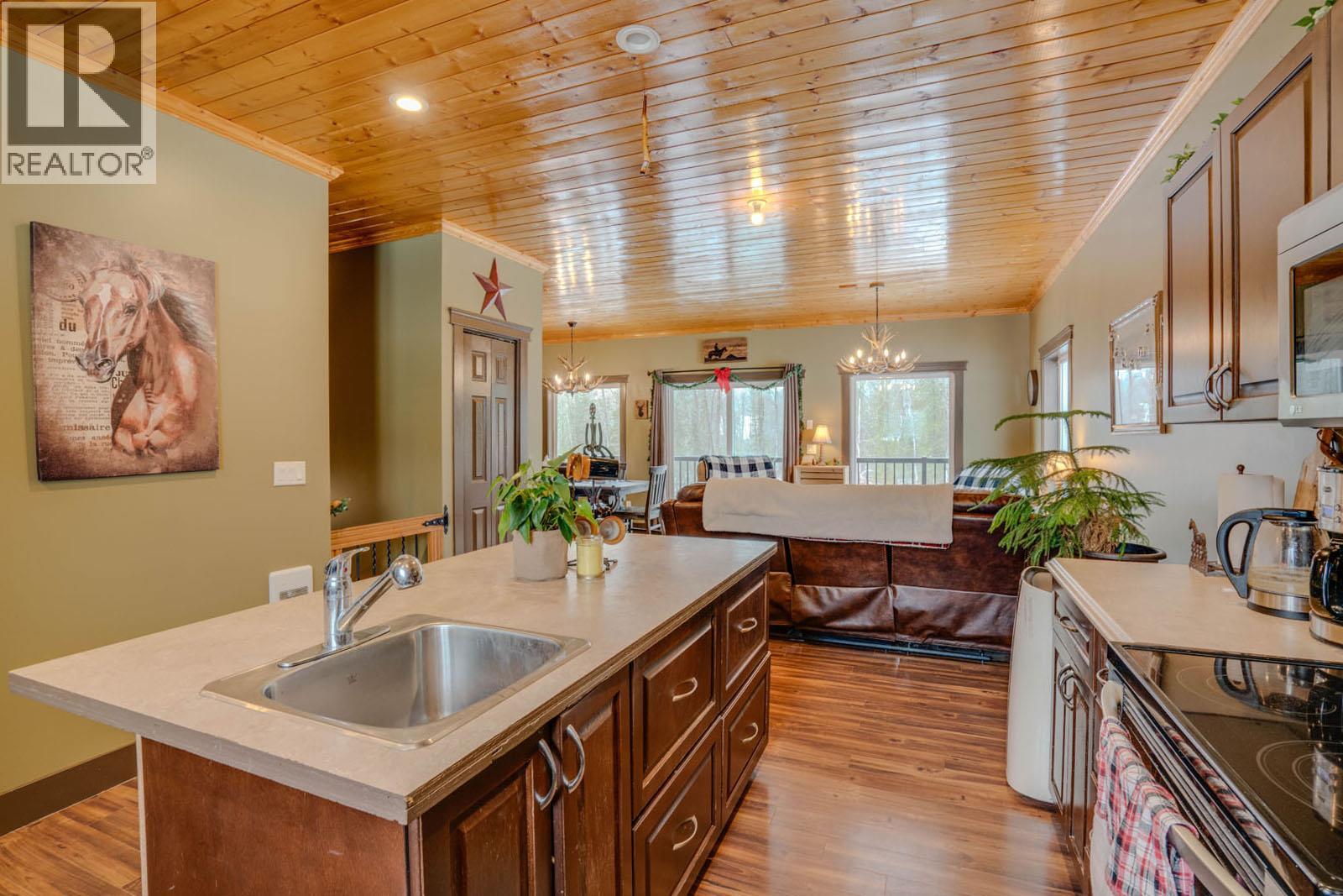 1519 Highway 6 Highway, Cherryville, British Columbia  V0E 2G1 - Photo 26 - 10371130