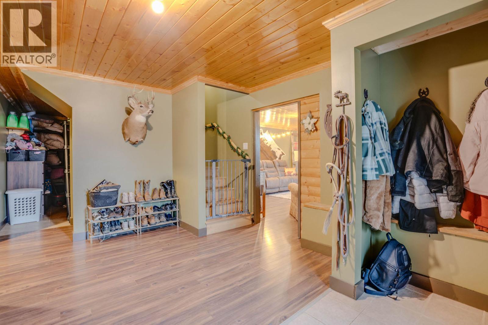 1519 Highway 6 Highway, Cherryville, British Columbia  V0E 2G1 - Photo 35 - 10371130