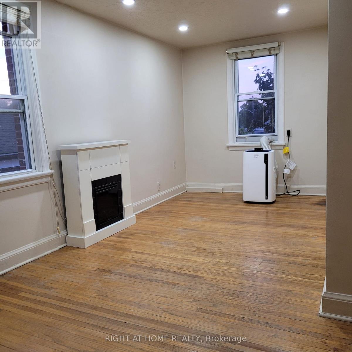 2nd Floor - 224 College Avenue, Oshawa, Ontario  L1J 1R7 - Photo 13 - E13163558
