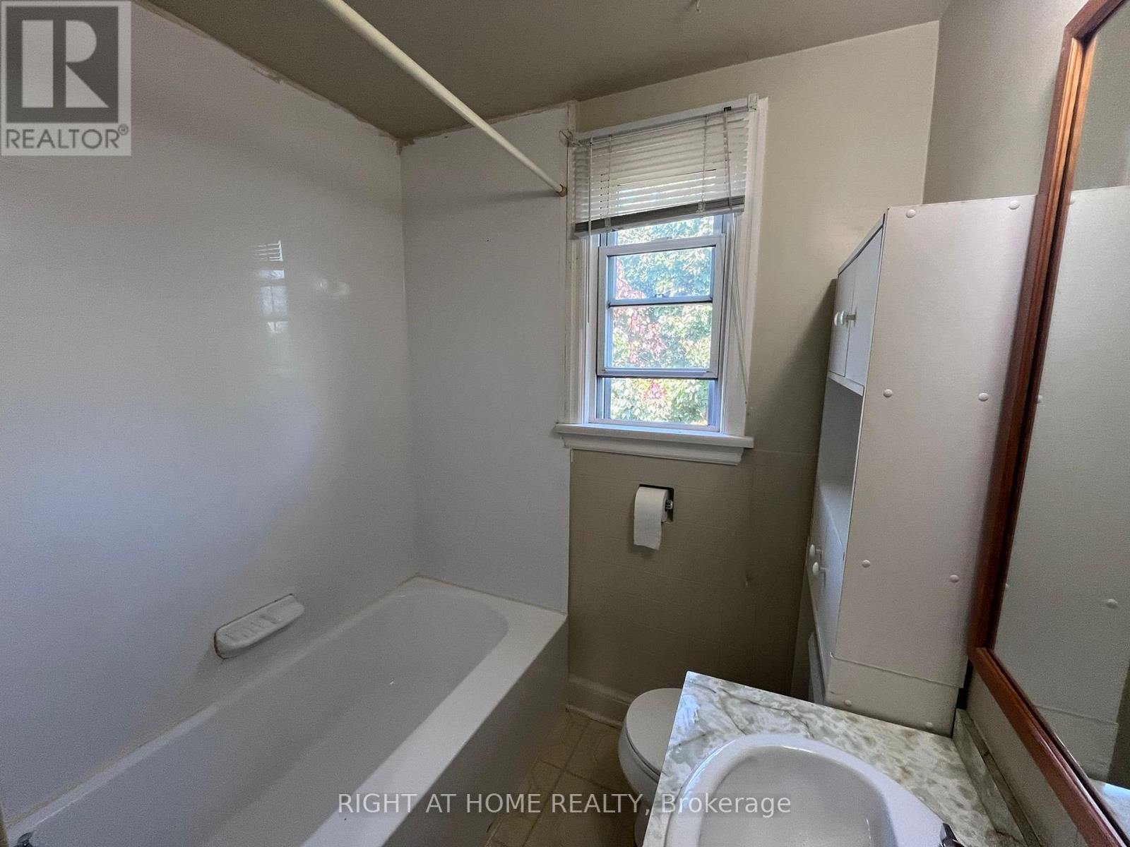 2nd Floor - 224 College Avenue, Oshawa, Ontario  L1J 1R7 - Photo 14 - E13163558