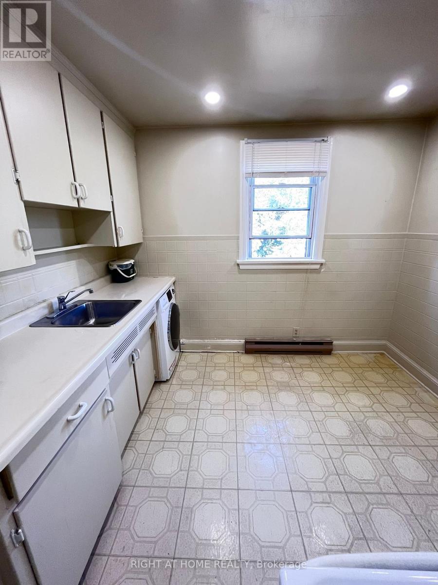 2nd Floor - 224 College Avenue, Oshawa, Ontario  L1J 1R7 - Photo 8 - E13163558