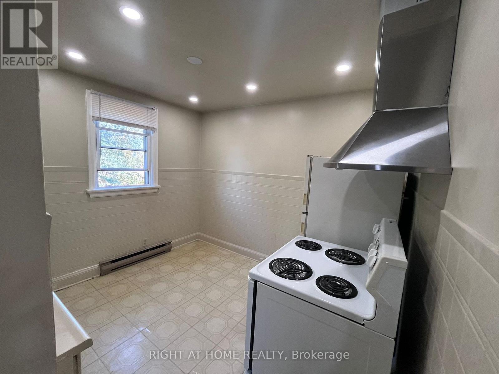 2nd Floor - 224 College Avenue, Oshawa, Ontario  L1J 1R7 - Photo 9 - E13163558