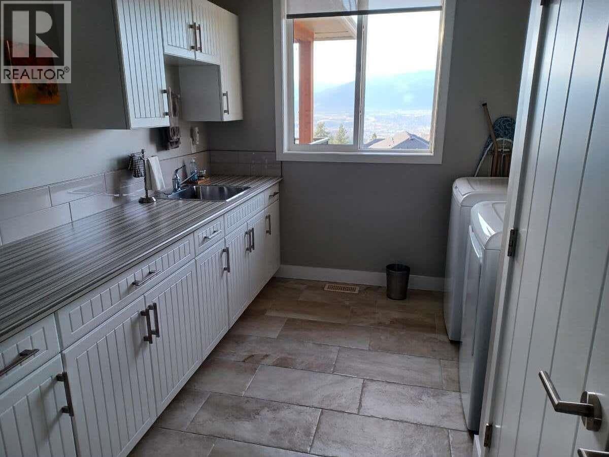 1120 Holden Road, Penticton, British Columbia  V2A 0B7 - Photo 11 - 10388503