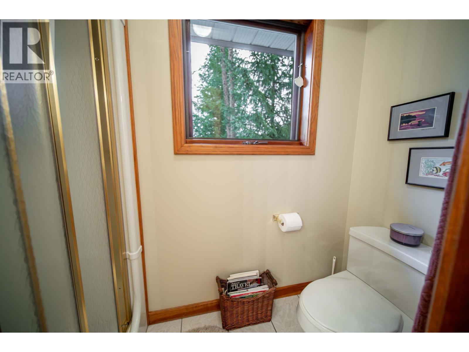 3023 Westside Road, Moyie, British Columbia V0B 2A0 - Photo 33 - 10388516