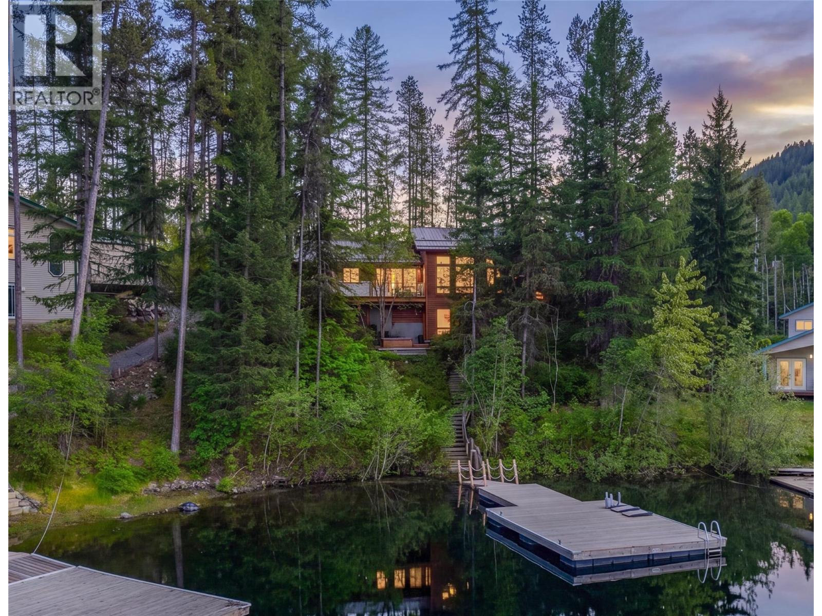 3023 Westside Road, Moyie, British Columbia V0B 2A0 - Photo 1 - 10388516