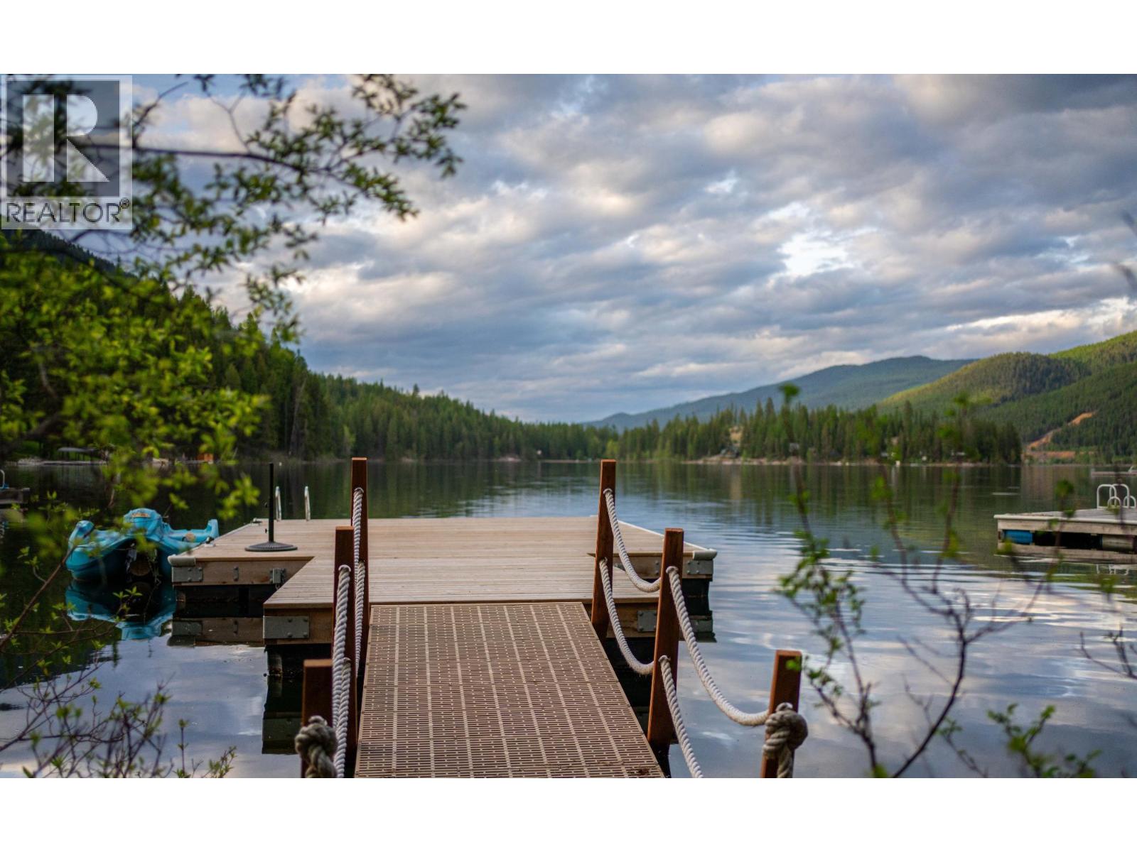 3023 Westside Road, Moyie, British Columbia V0B 2A0 - Photo 2 - 10388516