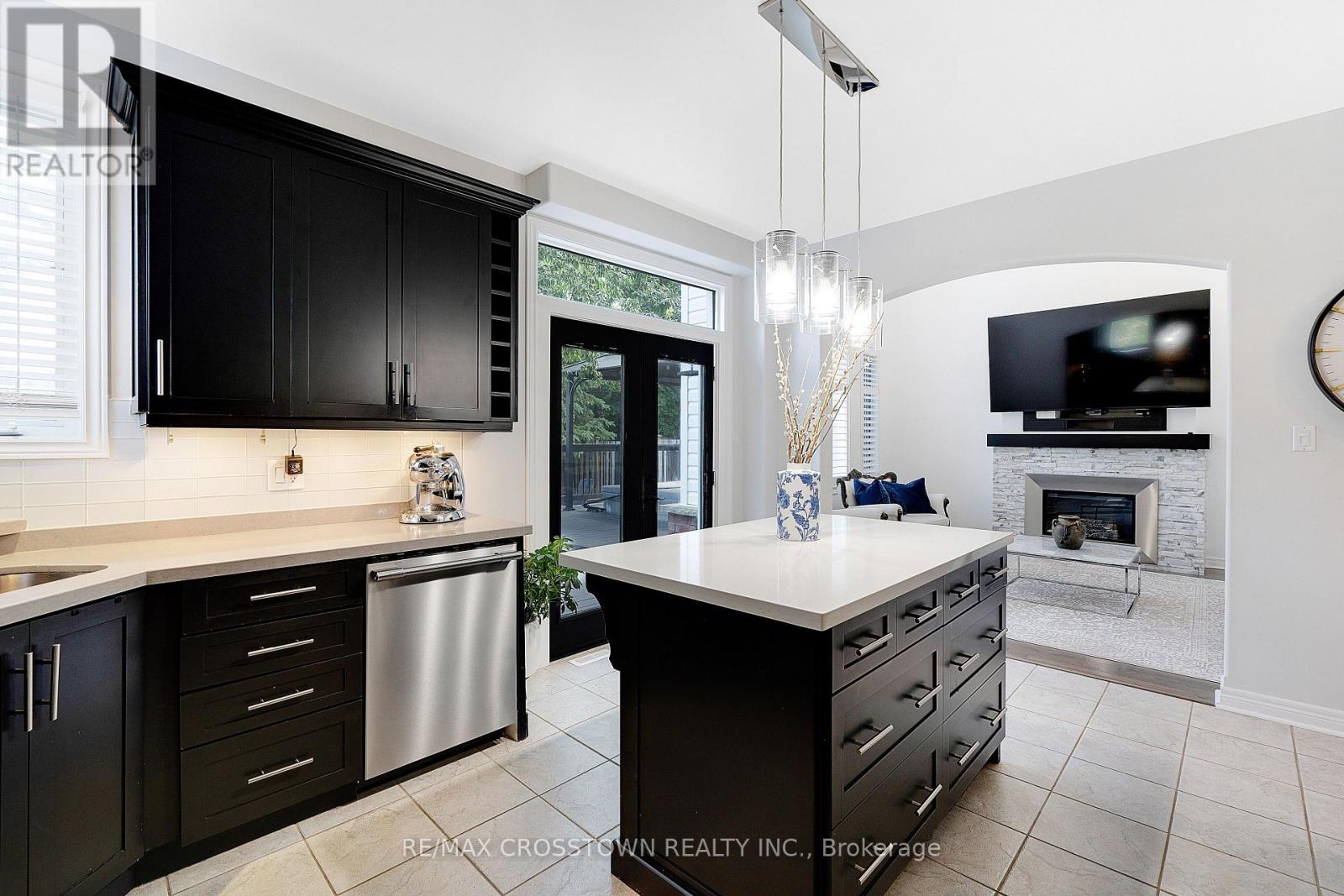 11 Kensington Trail, Barrie, Ontario  L4N 0K5 - Photo 12 - S13163542