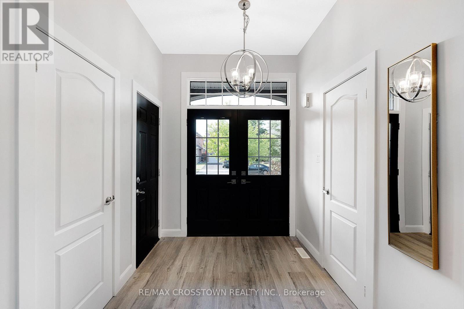 11 Kensington Trail, Barrie, Ontario  L4N 0K5 - Photo 6 - S13163542