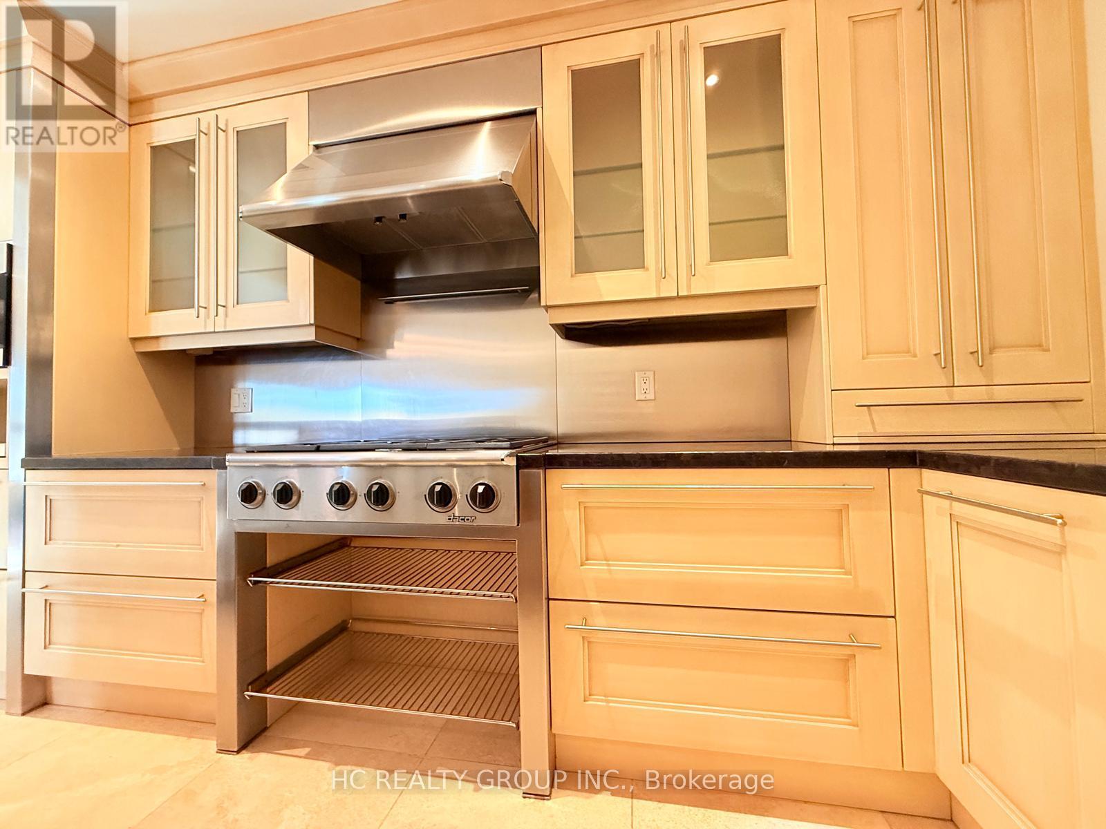 1 Tudor Gate, Toronto, Ontario  M2L 1N3 - Photo 10 - C13162624