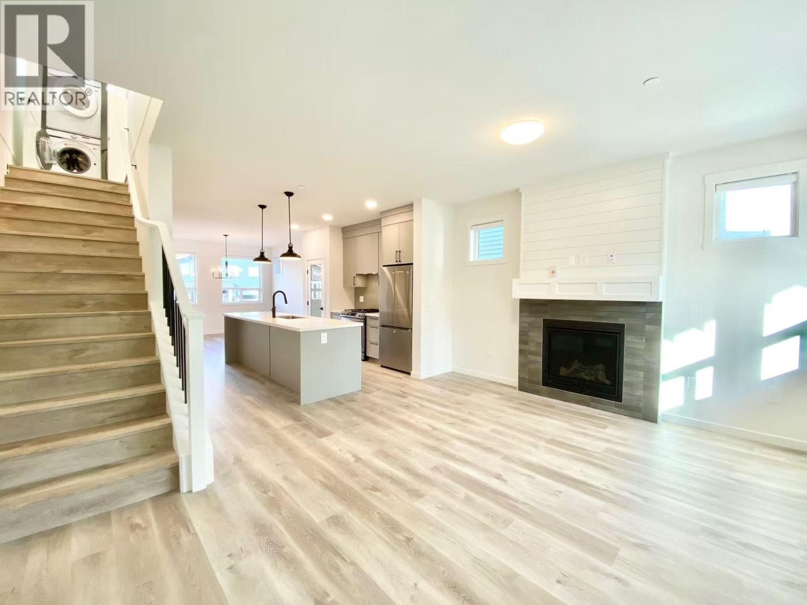 25069 112 Avenue, Maple Ridge, British Columbia  V2W 0K6 - Photo 3 - R3126568