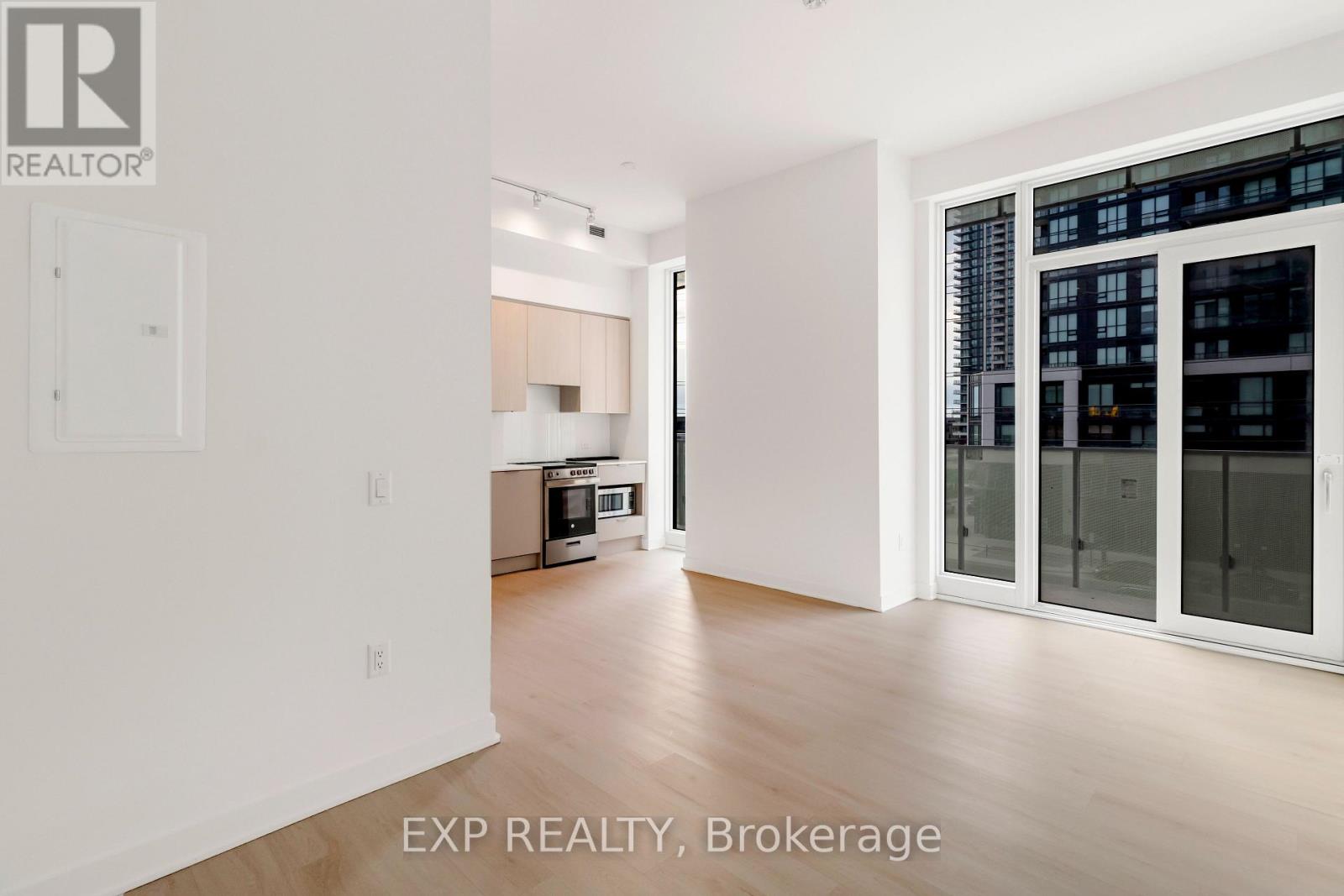 313 - 3900 Confederation Parkway, Mississauga, Ontario  L5B 0M3 - Photo 1 - W13149684