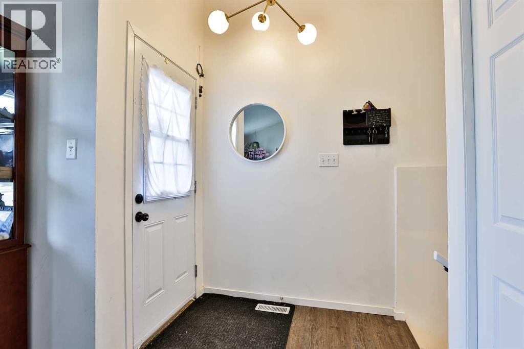 65 Princeton Crescent W, Lethbridge, Alberta  T1K 4S5 - Photo 2 - A2313928