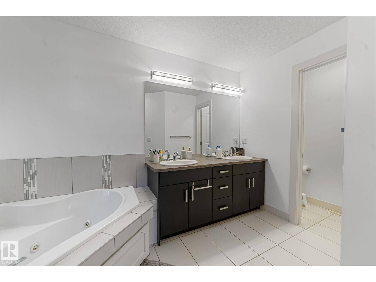 3695 Allan Dr Sw, Edmonton, Alberta  T6W 2K3 - Photo 32 - E4489452