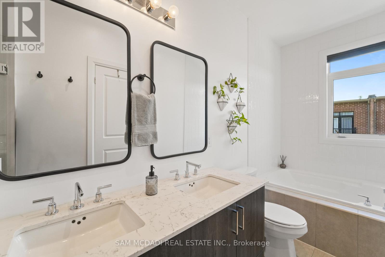 1638 Crestview Avenue, Mississauga, Ontario  L5G 0C3 - Photo 37 - W13163544