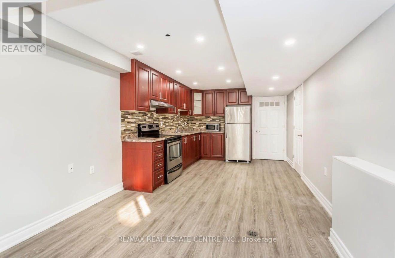 689 Ambroise Crescent, Milton, Ontario  L9T 0M4 - Photo 7 - W13163574