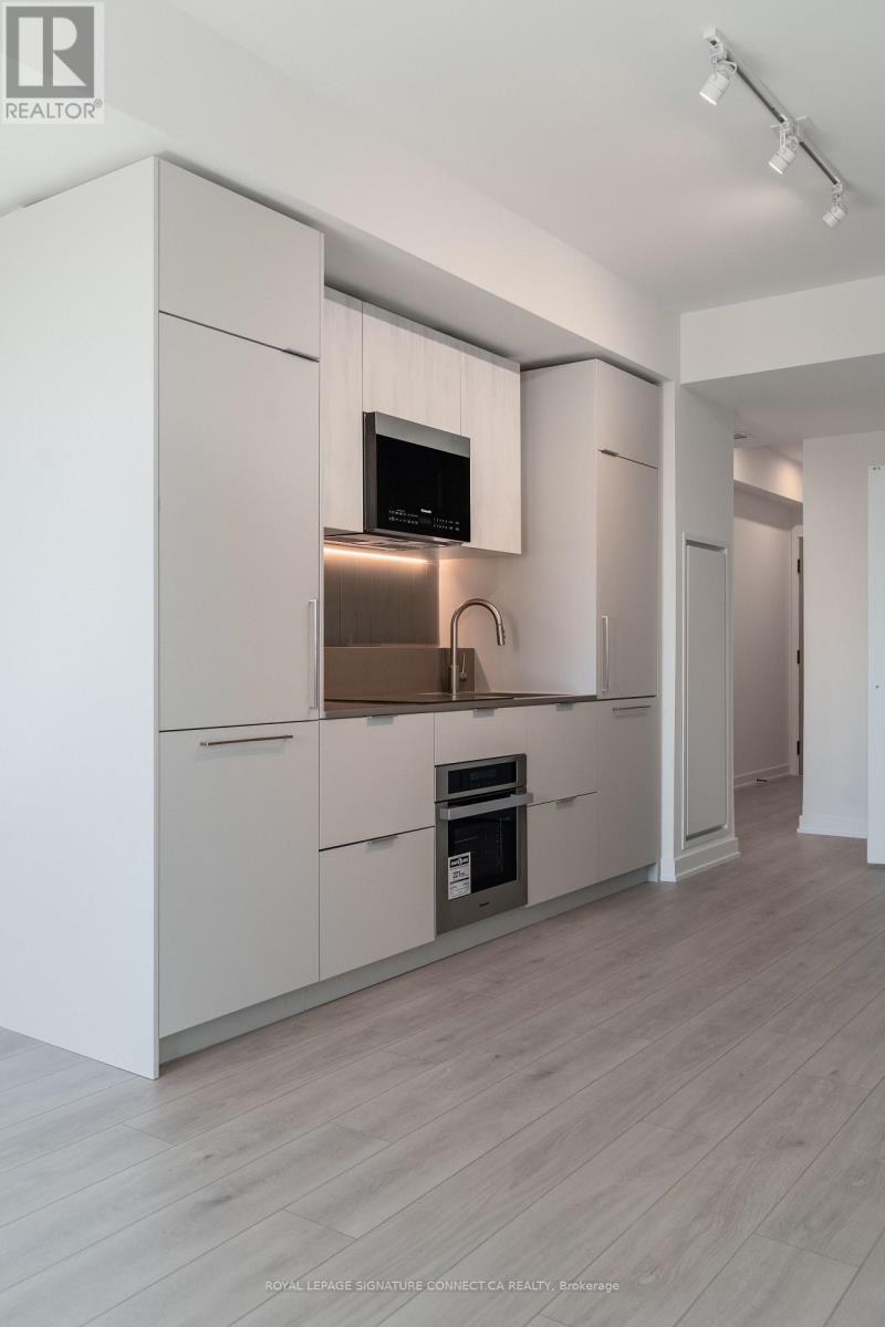 402 - 1 Fairview Road E, Mississauga, Ontario  L5A 0B4 - Photo 4 - W13163594