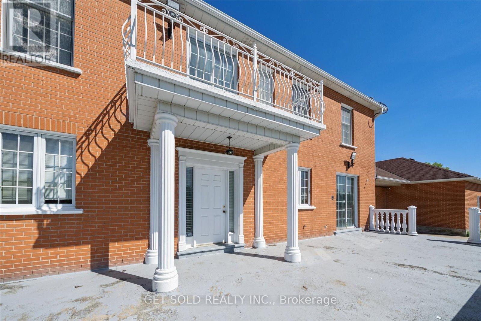 6 Bowman Avenue, Brampton (Toronto Gore Rural Estate), Ontario  L6P 0X5 - Photo 5 - W13163654