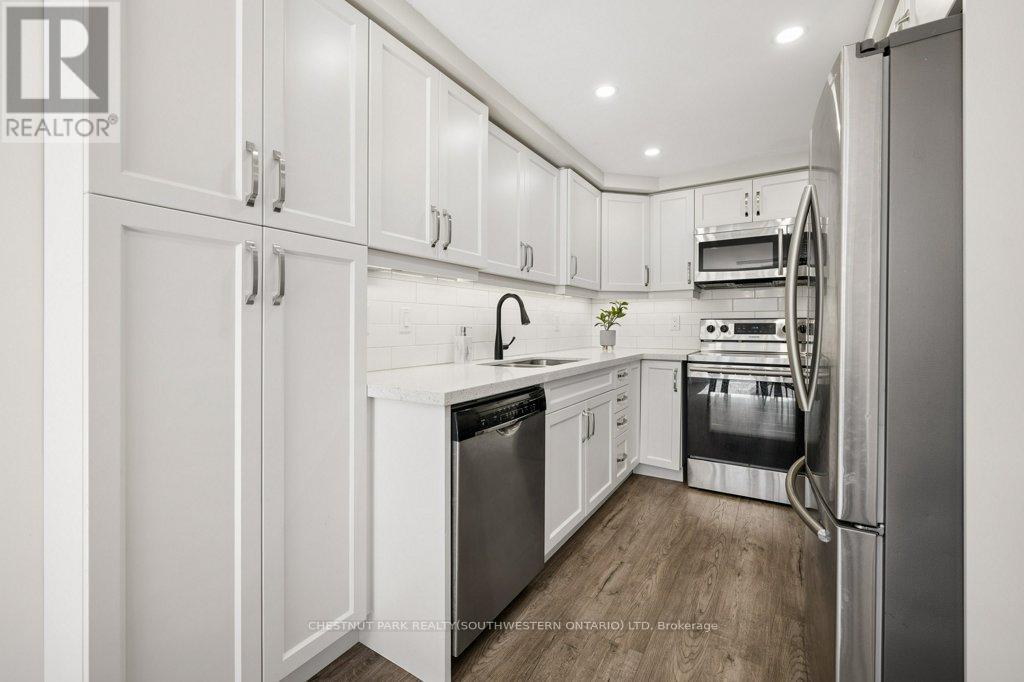312 Sable Court, Waterloo, Ontario  N2K 3Z4 - Photo 17 - X13163546