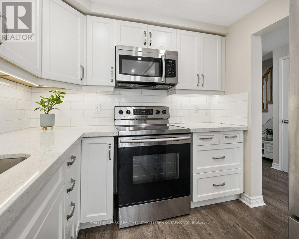 312 Sable Court, Waterloo, Ontario  N2K 3Z4 - Photo 18 - X13163546