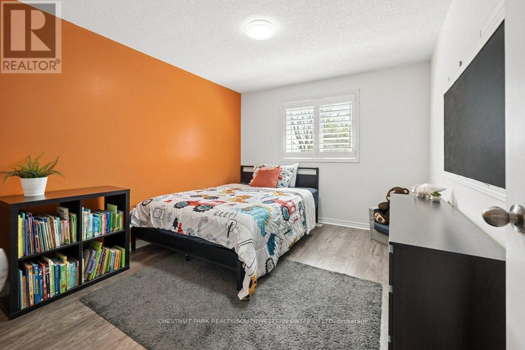 312 Sable Court, Waterloo, Ontario  N2K 3Z4 - Photo 29 - X13163546