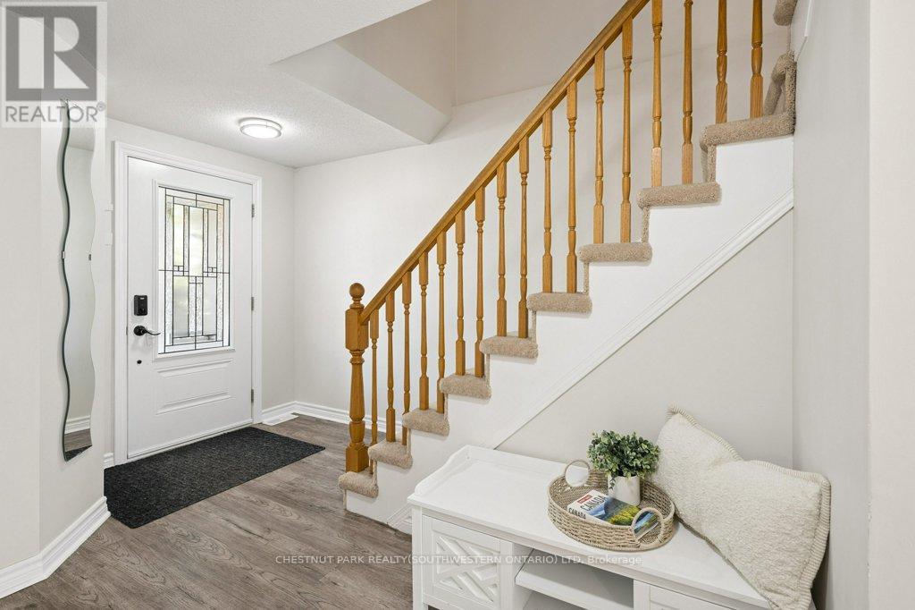 312 Sable Court, Waterloo, Ontario  N2K 3Z4 - Photo 7 - X13163546