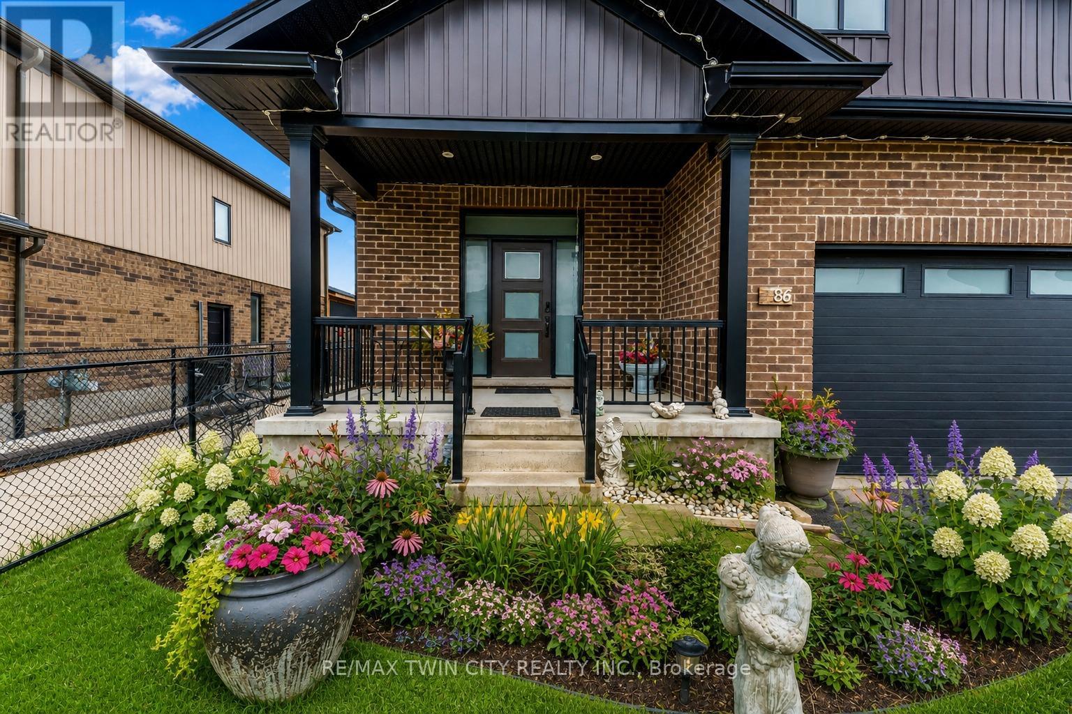 86 Woodberry Crescent, Kitchener, Ontario  N3B 0C8 - Photo 2 - X13163638