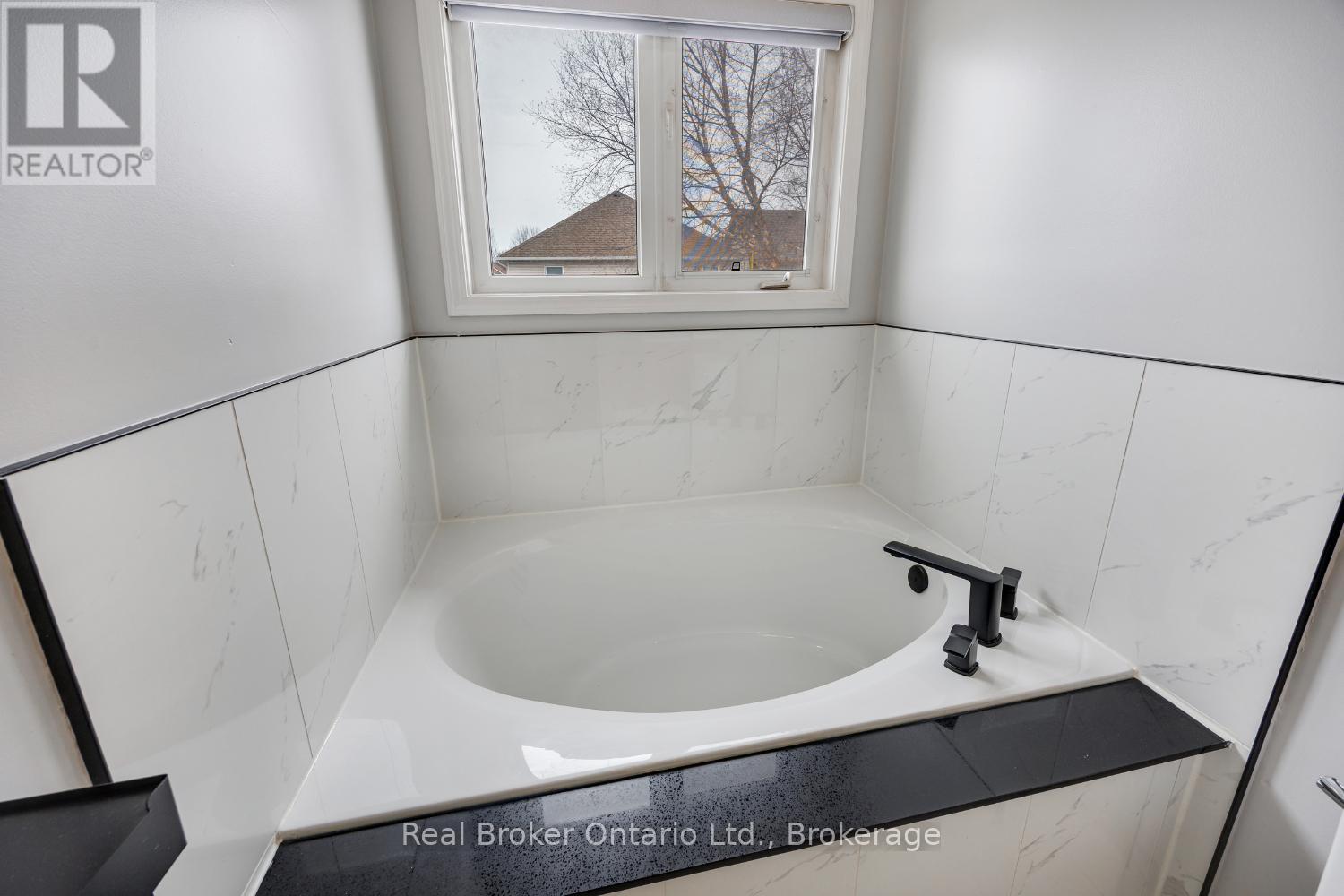 181 Madden Place, Clarington, Ontario  L1C 5K4 - Photo 27 - E13163998