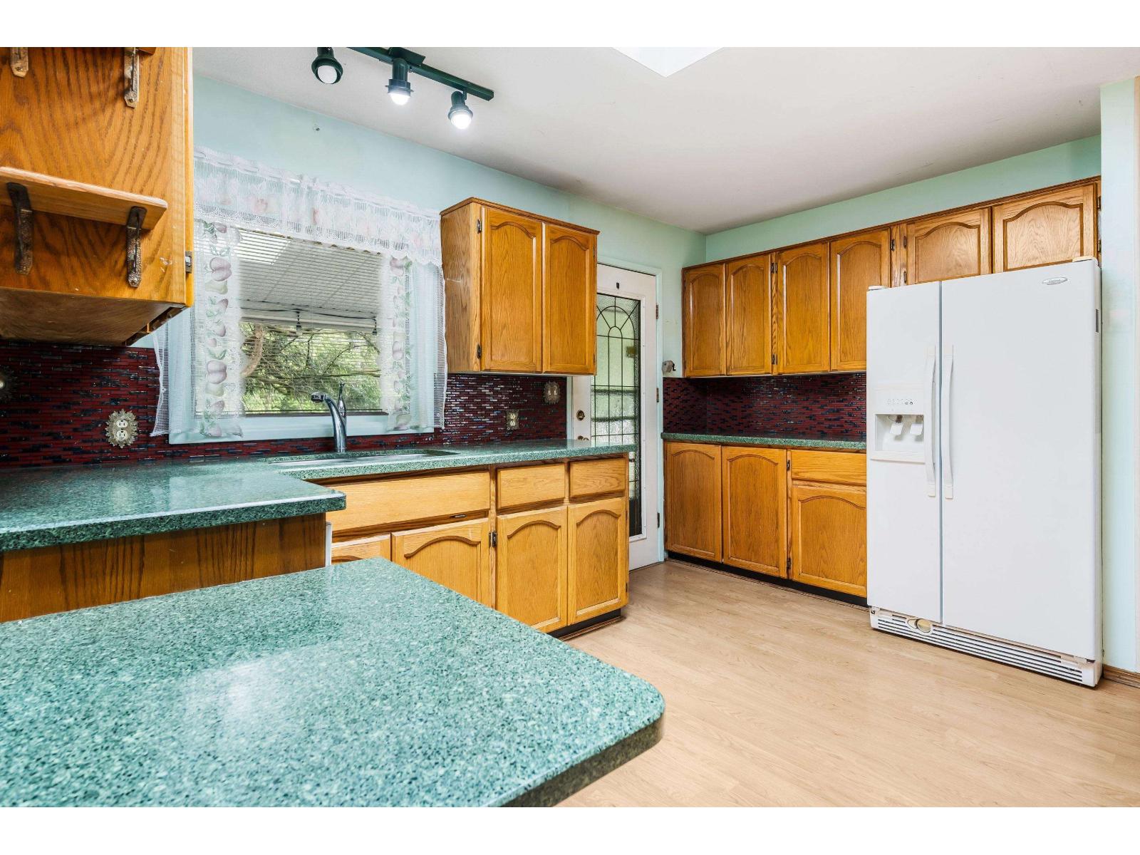 626 Mountain View Road, Cultus Lake North, Cultus Lake, British Columbia  V2R 4Z7 - Photo 11 - R3126784