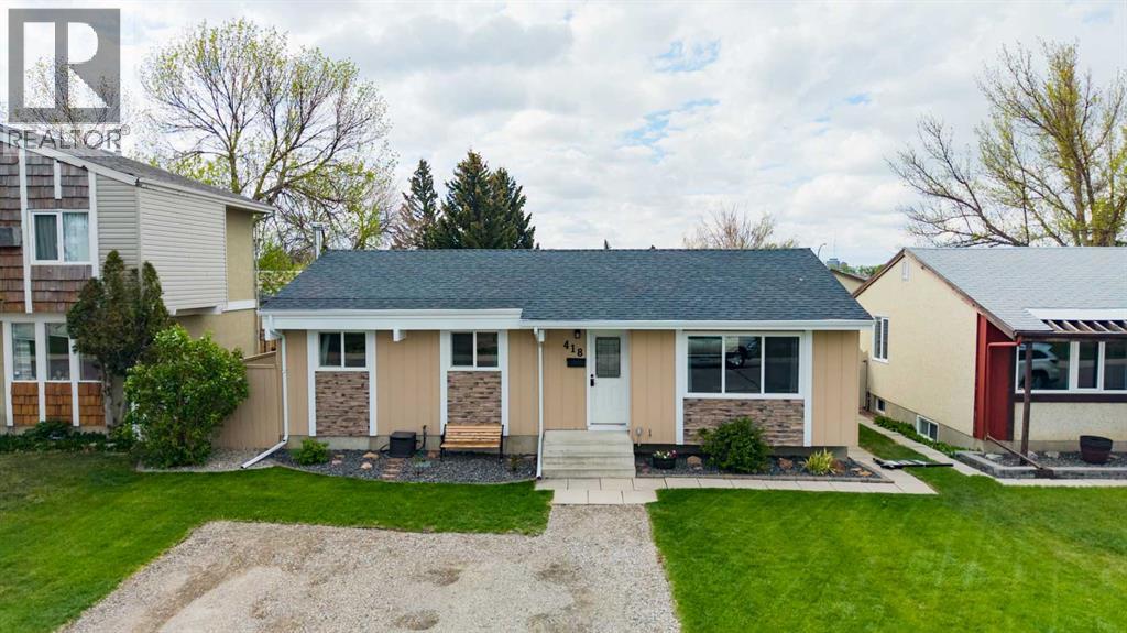 418 12 Avenue N, Lethbridge, Alberta  T1H 1P3 - Photo 1 - A2313876
