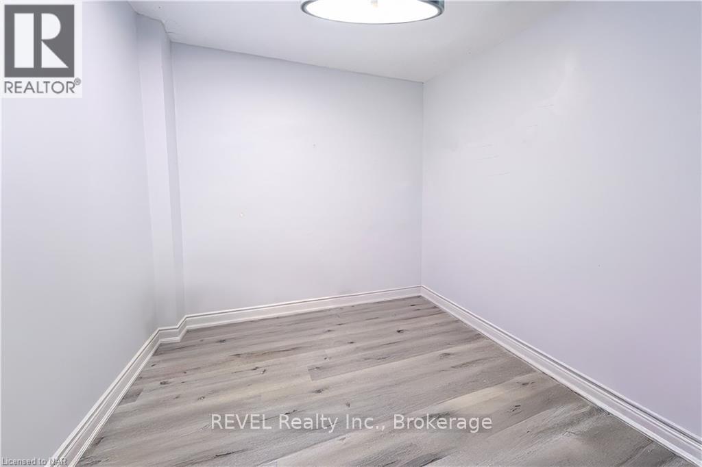 12 East Main Street, Welland, Ontario  L3B 3W3 - Photo 9 - X12995000