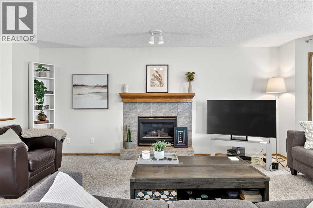 112 Hidden Ranch Crescent Nw, Calgary, Alberta  T3A 5W3 - Photo 7 - A2313071