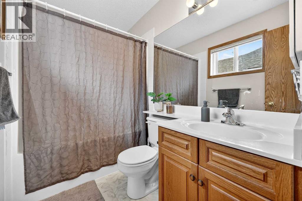 112 Hidden Ranch Crescent Nw, Calgary, Alberta  T3A 5W3 - Photo 25 - A2313071