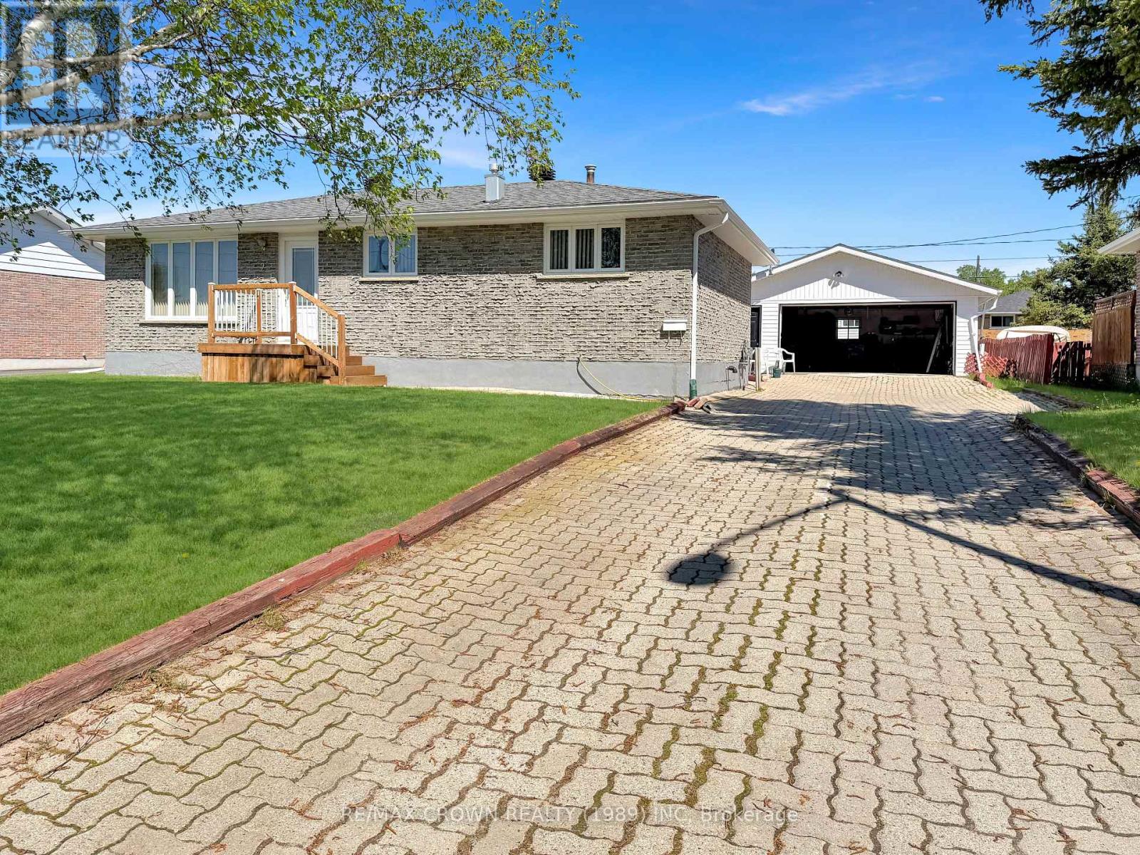 21 CLARK STREET, Kapuskasing, Ontario