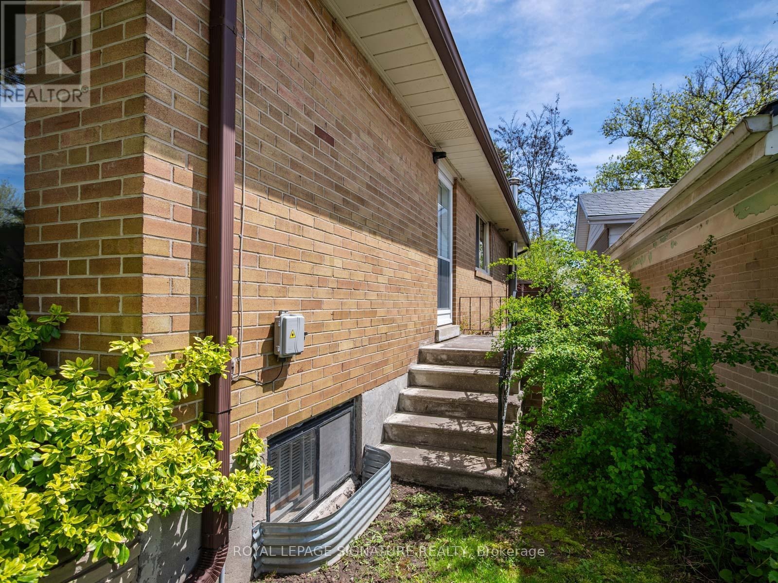 25 Stavely Avenue, Toronto, Ontario  M1K 4P2 - Photo 27 - E13126728